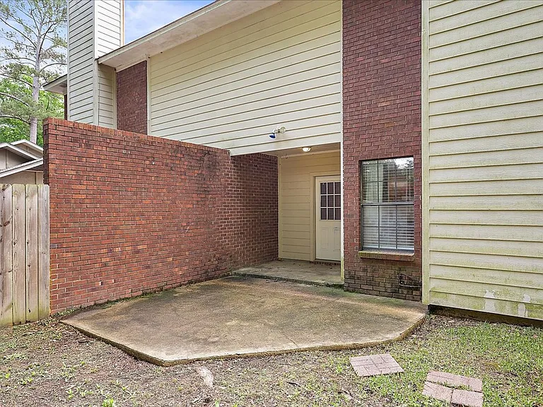 221 Brendalwood Blvd — Photo 28