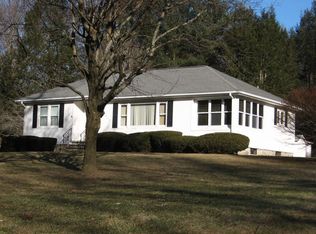 42 Charlton Rd, Dudley, MA 01571