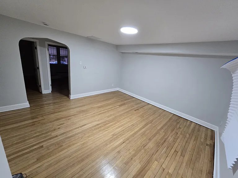2814 E Federal St — Photo 10