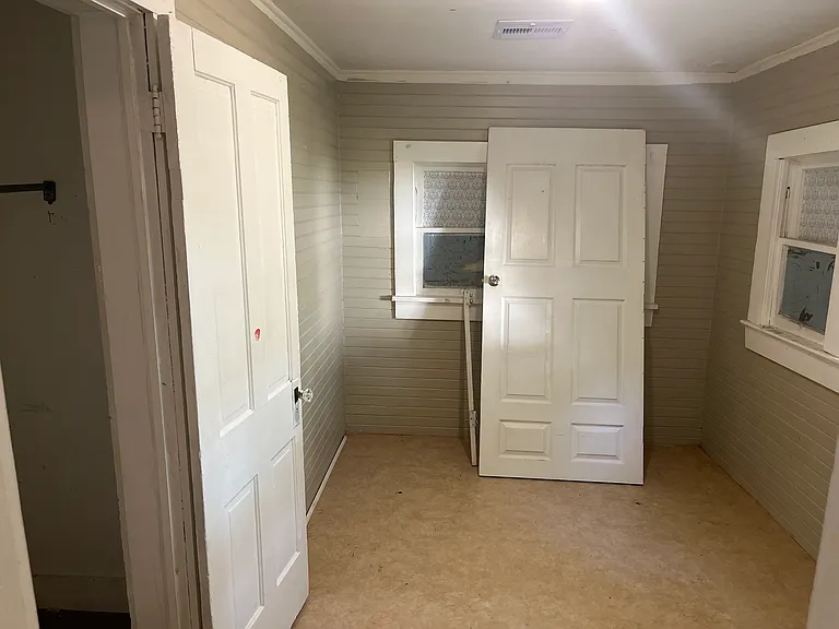 Rear bedroom, perfect for home office or nursery