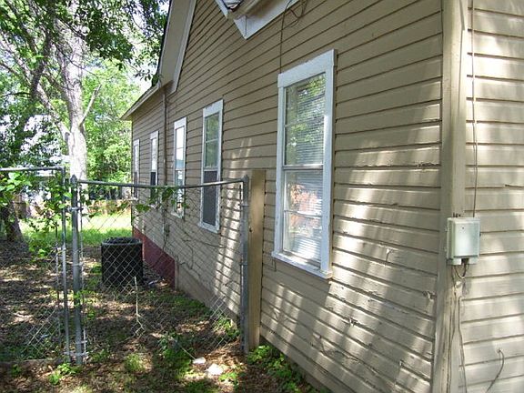 3rd image of 311 W Lacy St