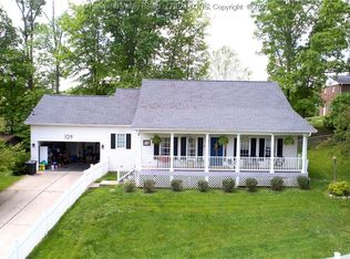 109 Broadmoor Dr, Cross Lanes, WV 25313