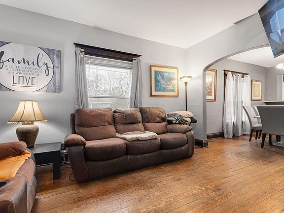 3rd image of 101 Haines St