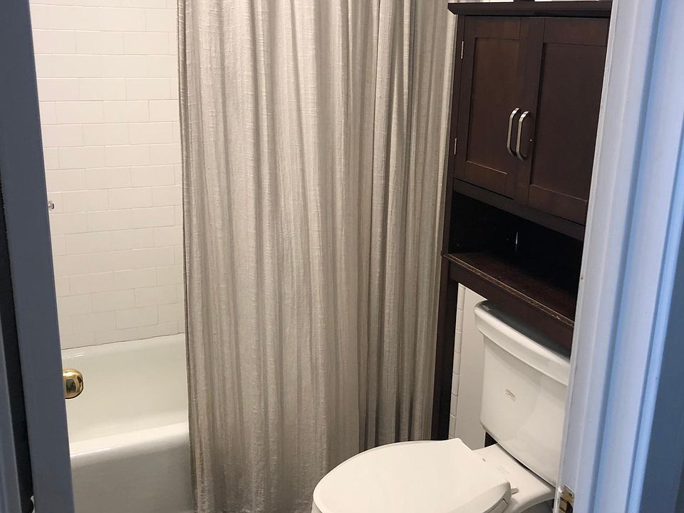2nd Floor Bathroom