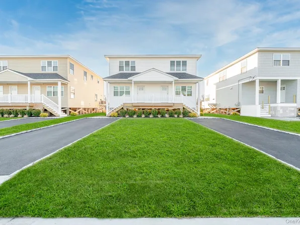 2812 Ocean Ave, Seaford, NY 11783