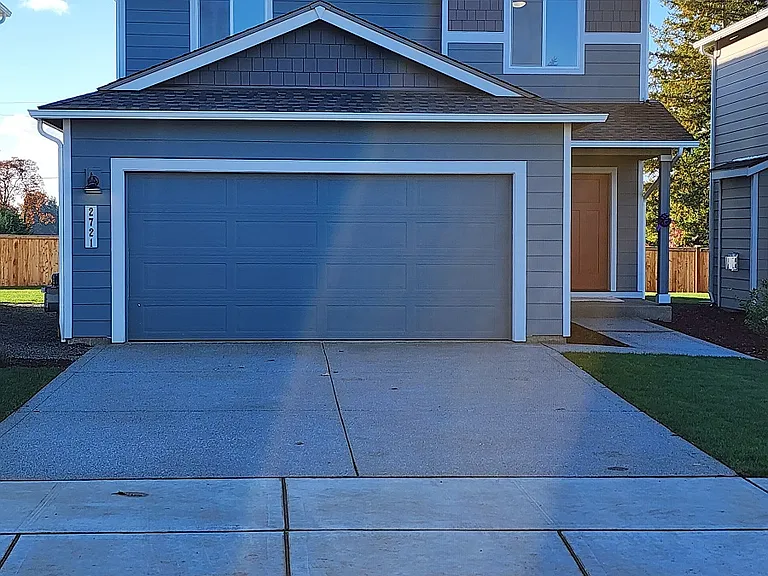 2721 Leaning Oak Pl SE — Photo 1