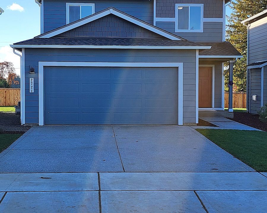1st image of 2721 Leaning Oak Pl SE