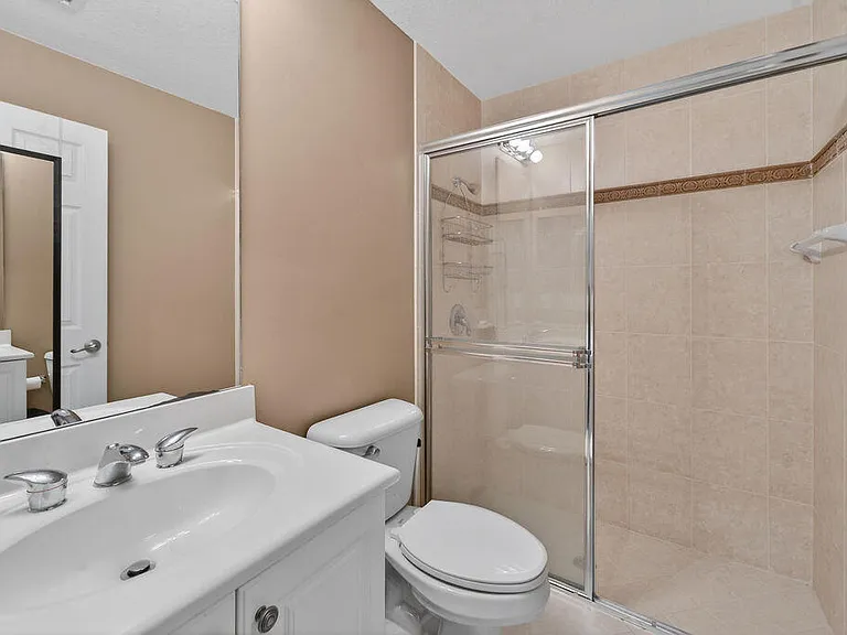 11860 Valencia Gardens Ave — Photo 25