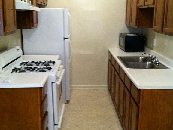 3rd image of 611 S Cloverdale Ave APT 306