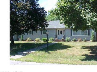 7 Meadow Ln, Saco, ME 04072