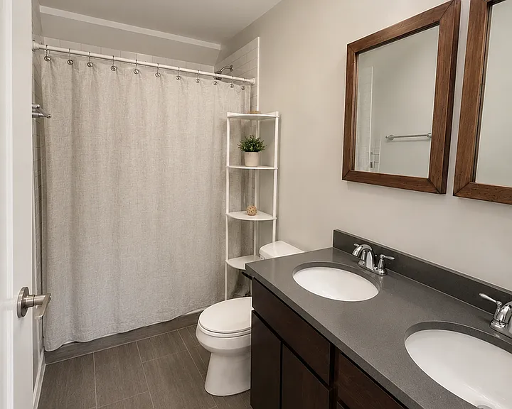 853 N Winchester Ave #1R — Photo 10