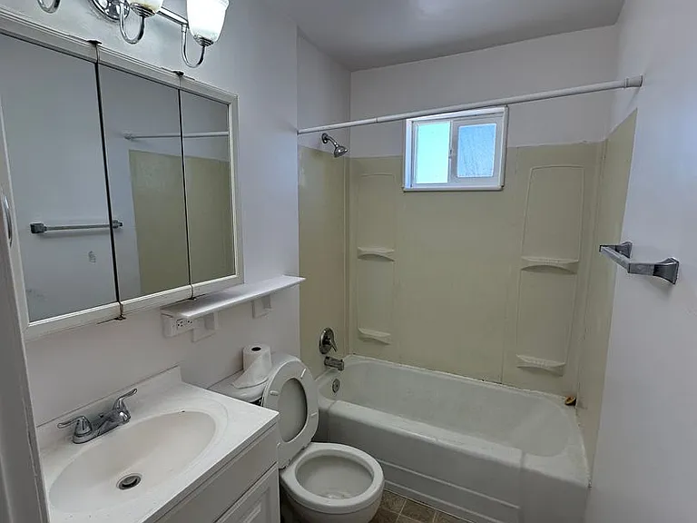 345 N 300 W — Photo 4