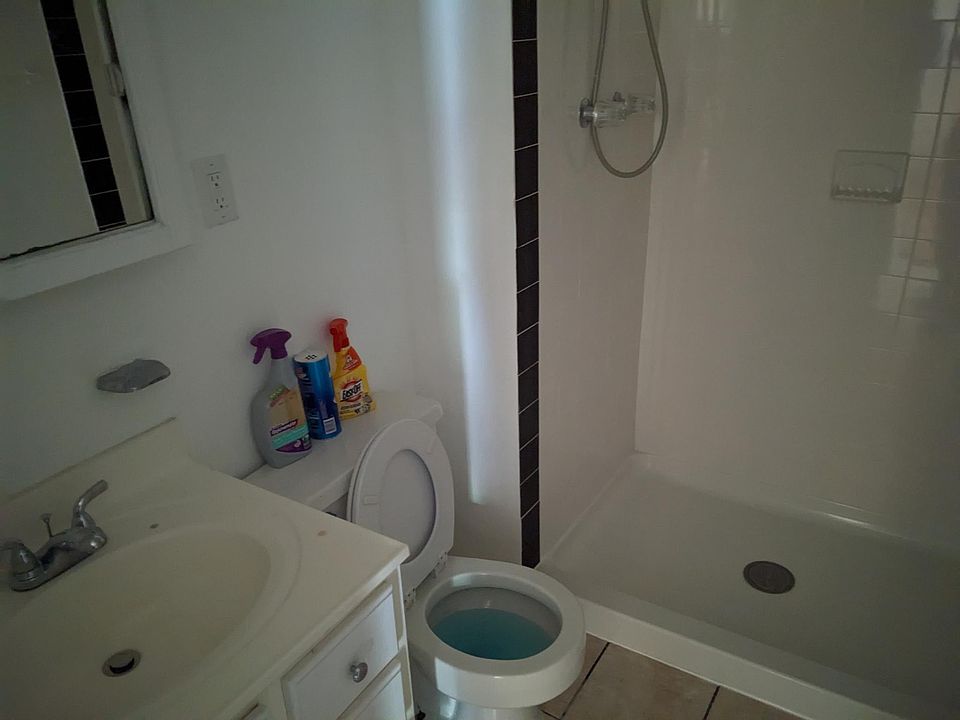 2nd image of 13125 Oakwood Dr