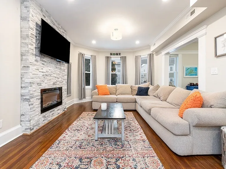 30 Larchmont St #1 — Photo 3