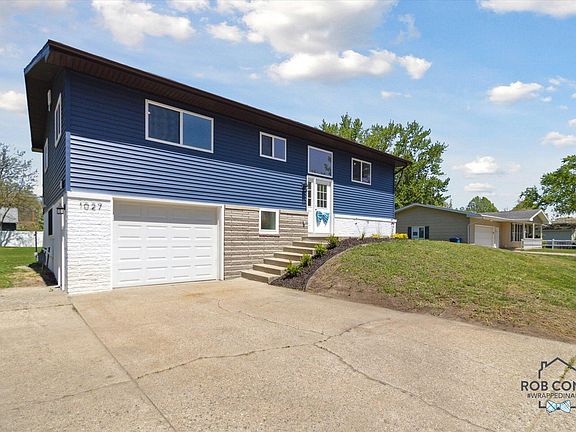 2nd image of 1027 Arlington Ave