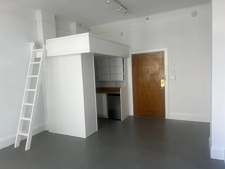 1005 Market St #410 — Photo 8