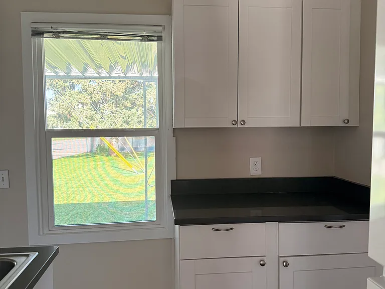 1520 Mahan Ave — Photo 6