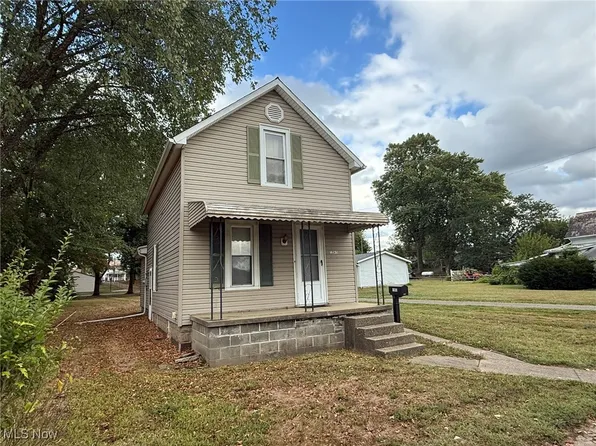 1063 Grant Ave NW, New Philadelphia, OH 44663