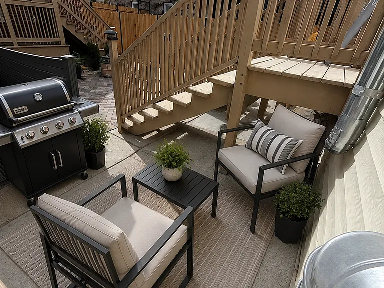 Private patio - back