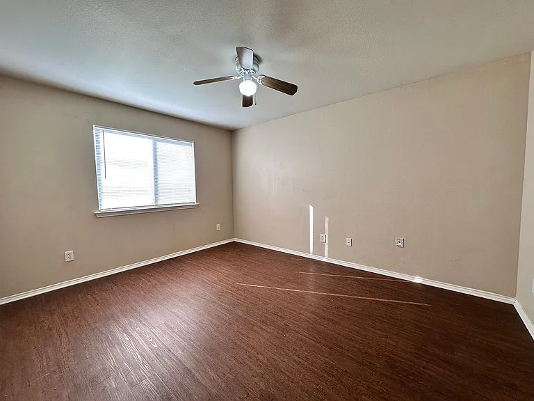 3031 Pine Valley Dr — Photo 10