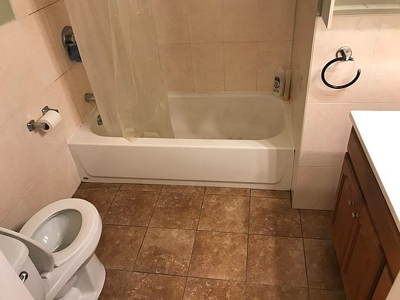 3rd image of 1521 S 6th St Floor 1
