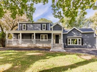 7035 N Willow Springs Rd, Long Grove, IL 60047