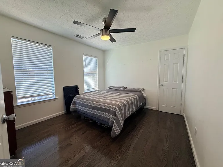 645 Highpoint Way — Photo 9