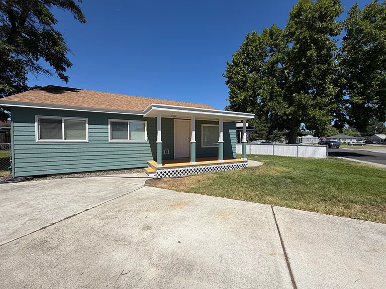 809 Stanton Ave — Photo 18