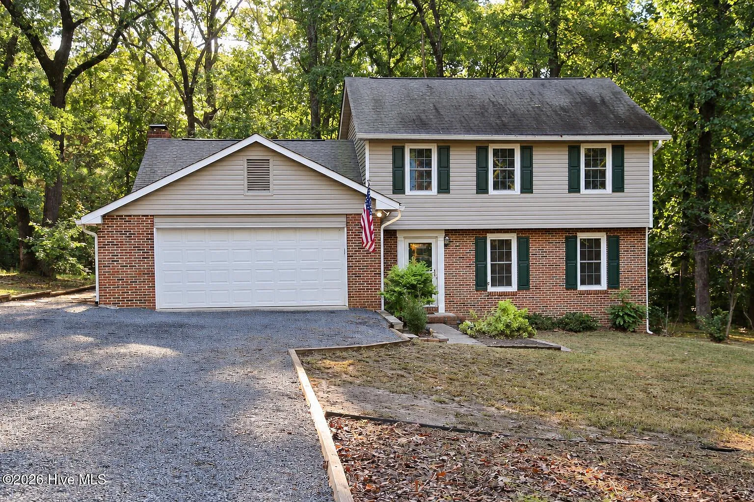 3 bed, 2.5 bath, 1850 sqft, $2,500 — Photo 1