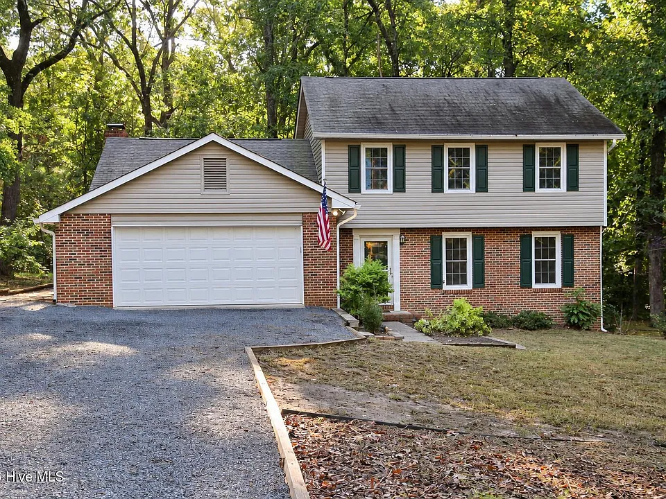 110 Stornoway Dr