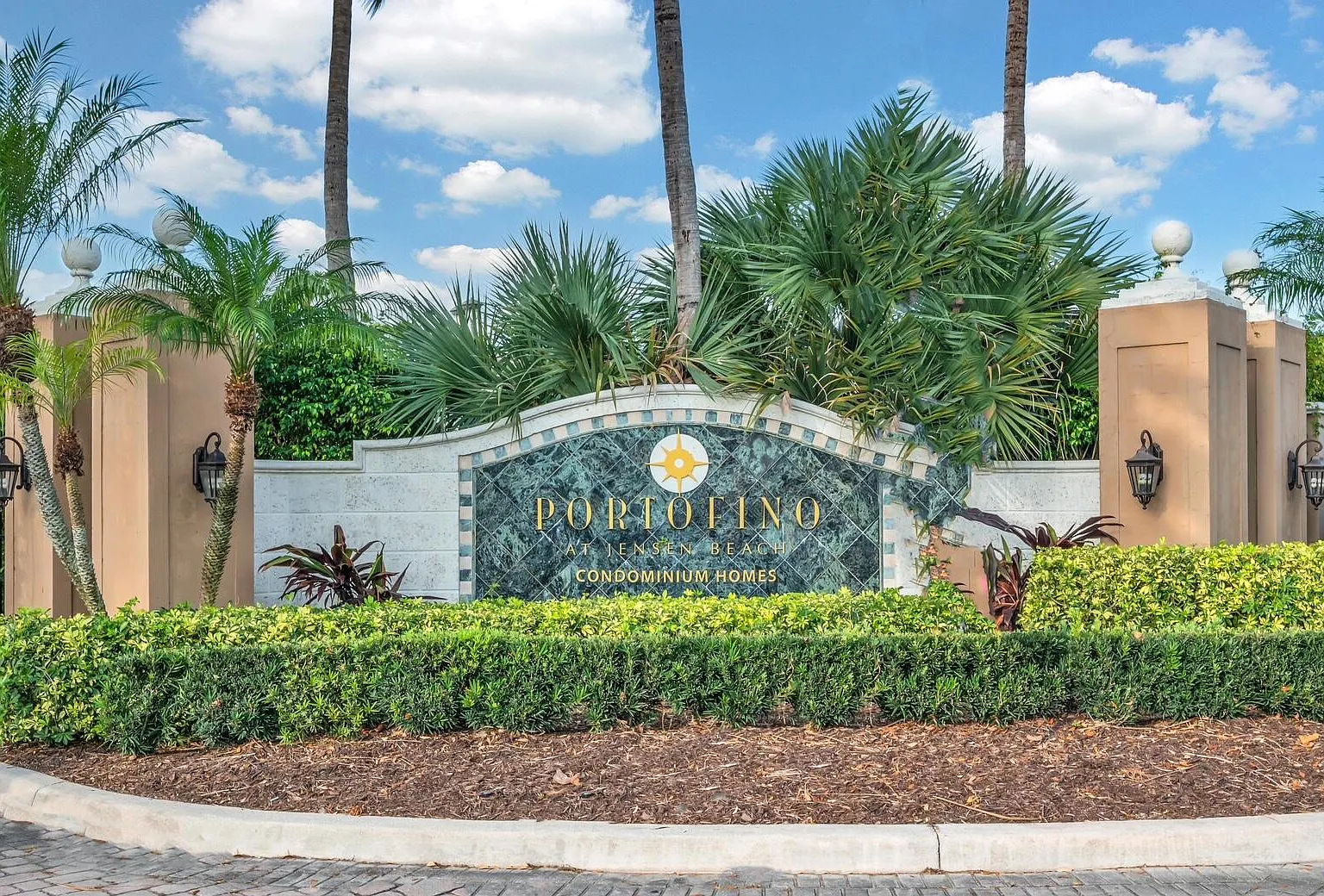 2 bed, 2.0 bath, 1067 sqft, $2,095 — Photo 1