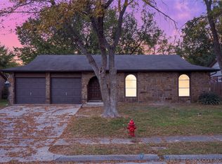 1655 S Pecan Pl, Broken Arrow, OK 74012