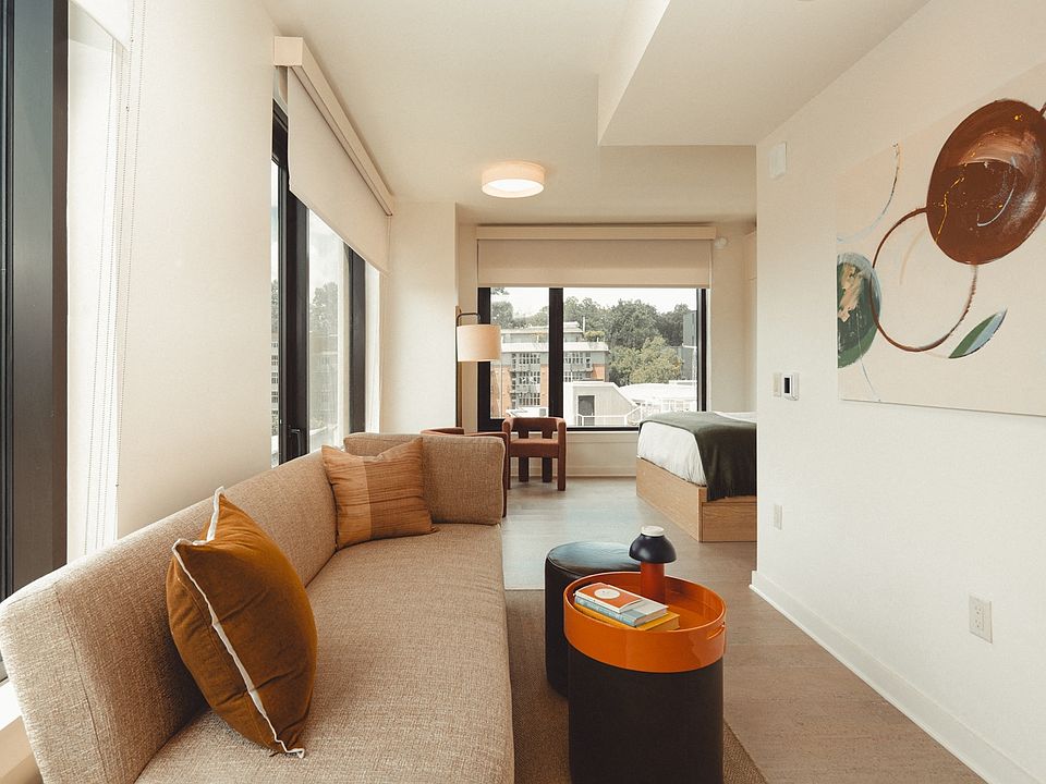 1st image of 639 Glen Iris Dr NE #1010