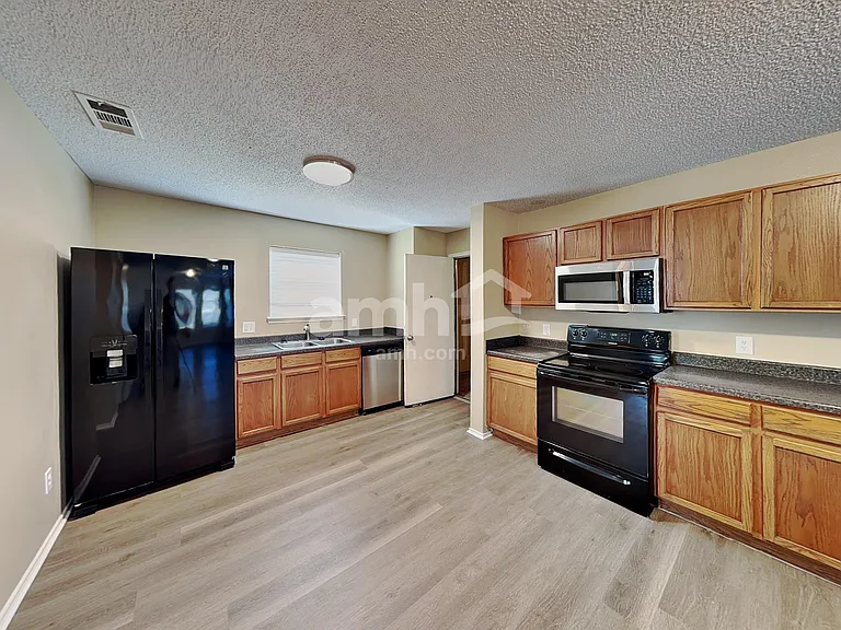 321 Quail Run Rd — Photo 3