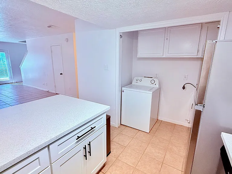 1927 Country Village Blvd #B — Photo 11