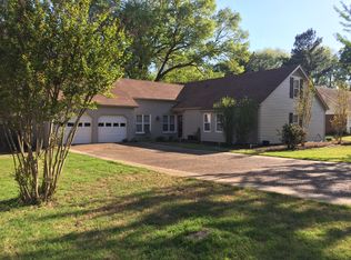 237 E Valleywood Dr, Collierville, TN 38017
