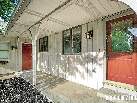 3rd image of 1110 Alden Ct