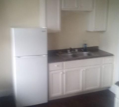 3rd image of 1256 Parkway Ave #1