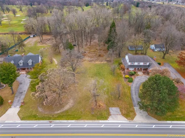 13000 Plumbrook Rd, Sterling Heights, MI 48312