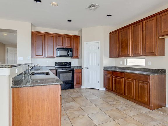 4th image of 18145 N Larkspur Dr