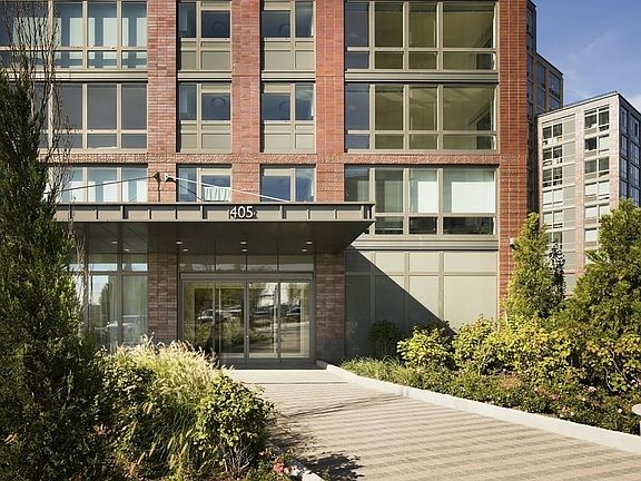 5th image of 405 Main St APT 7D
