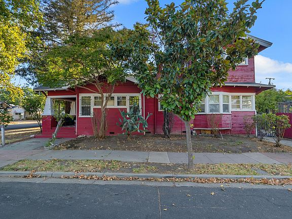 3rd image of 740 W Oak St