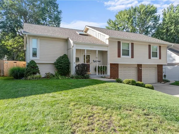 1000 NW Forest Dr, Blue Springs, MO 64015