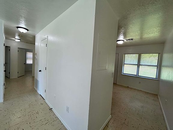 5th image of 224 Bainbridge Ave