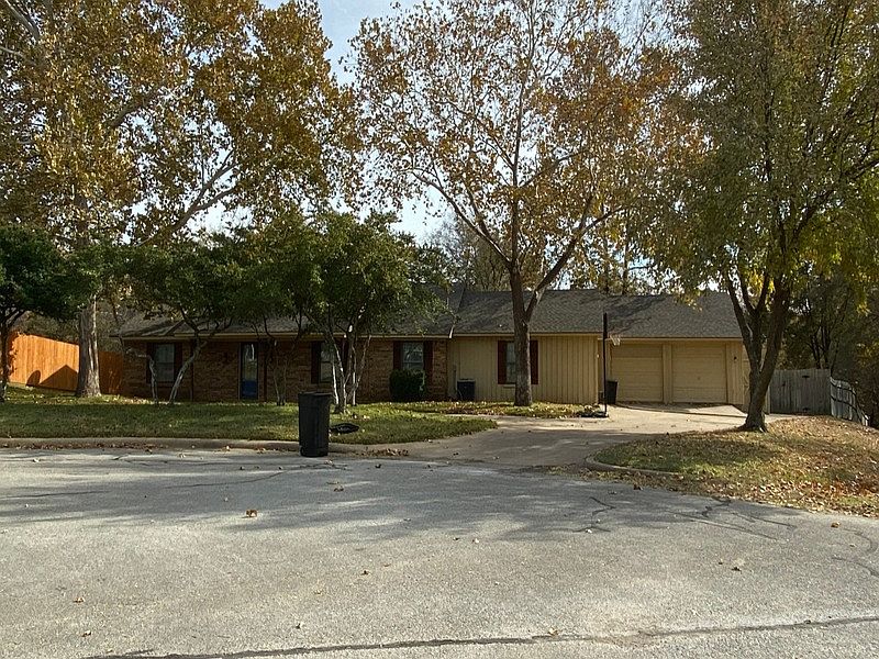 1st image of 517 Rolling Hills Dr