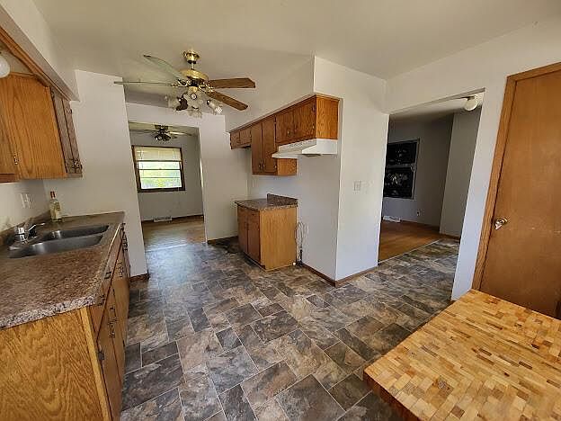 1st image of 401 Marion AVENUE