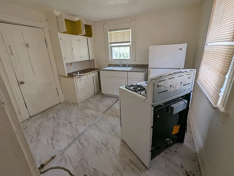 1048 Norwood Ave #2 — Photo 5