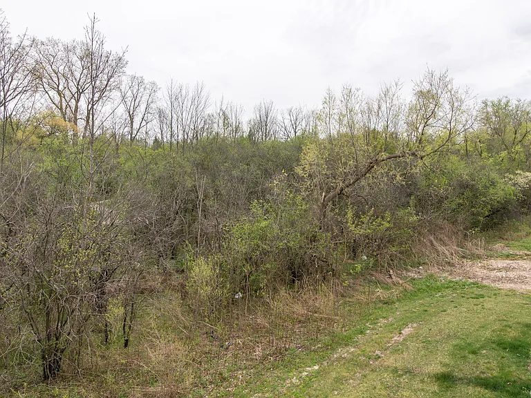2544 Oxford Cir — Photo 18