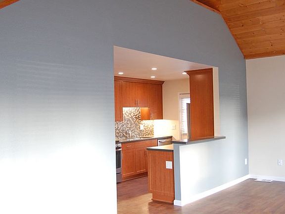 2nd image of 3795 1st Ave