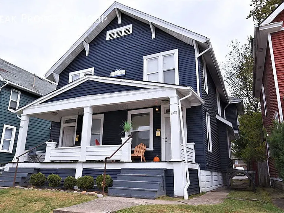 2160 Indianola Ave